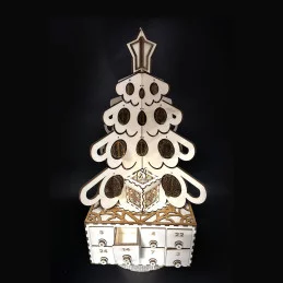 Vianočný stromček s adventným kalendárom