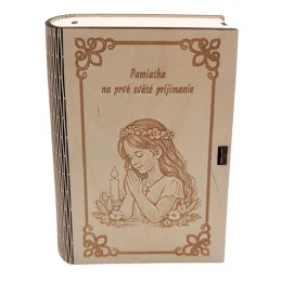 Drevená krabička na prvé sväté prijímanie s menom a dátumom – pamiatka a dar